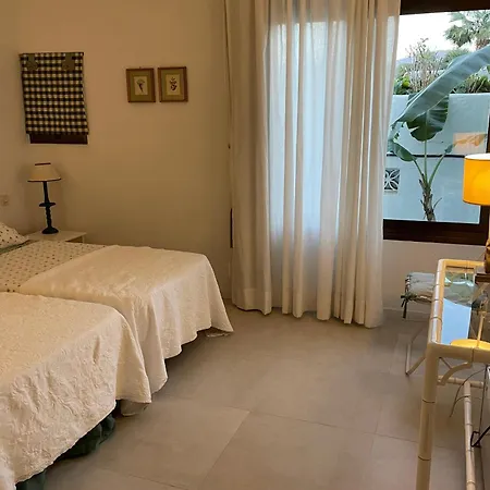 Urb. La Alcazaba, Puerto Banus / Apartamento *